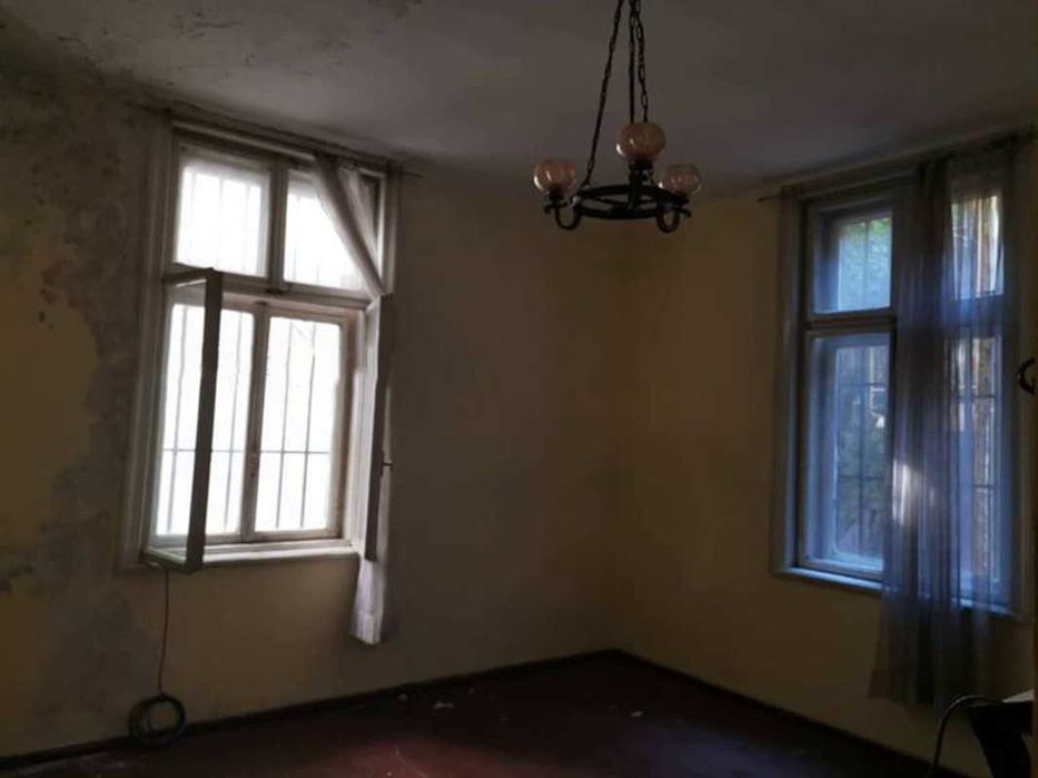 Продава се Тристаен апартамент в София, Център - 131 кв.м за 3605 €/кв.м - Снимка #1