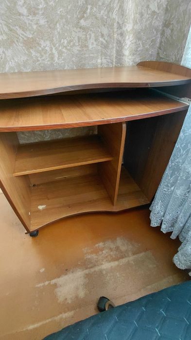 Отдам даром стол компьютерный