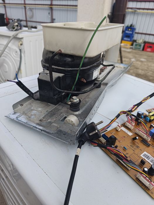Motor inverter frigider Samsung, capsulă frigider, placa electronică