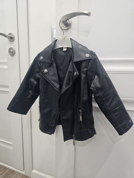 Продам детскую косуху на 2-3-4 года