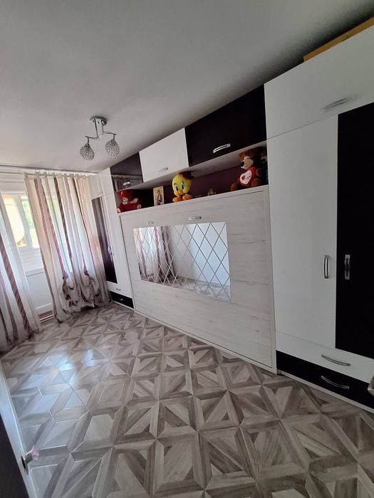 Vând apartament