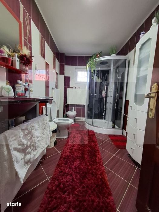 Vila spatioasa  – 300 mp utili, teren 4600 mp, DN in Brehuiesti