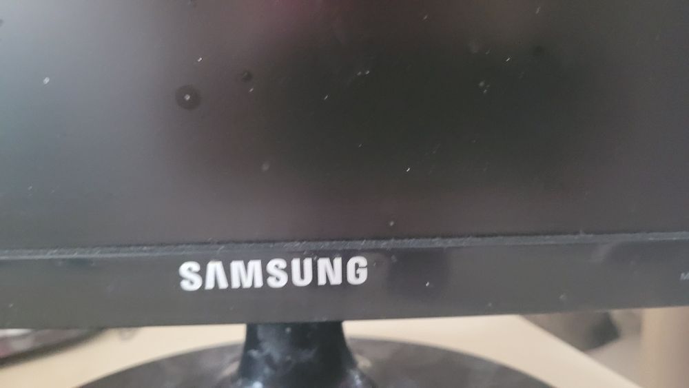 Монитор продаётся