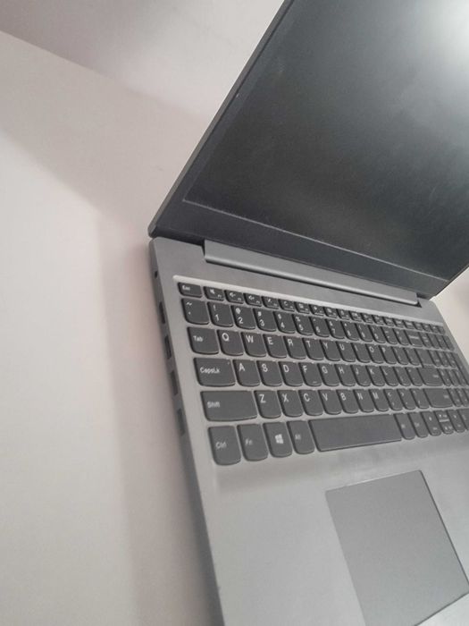 Laptop Lenovo ideaPad S145
