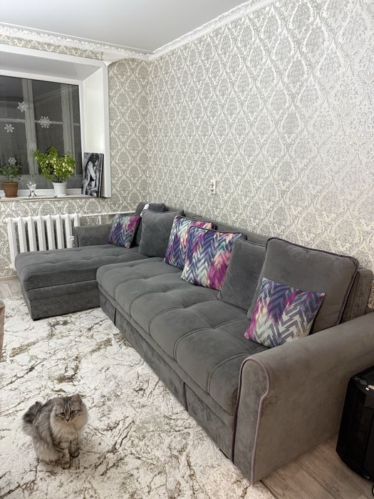 Продам диван.