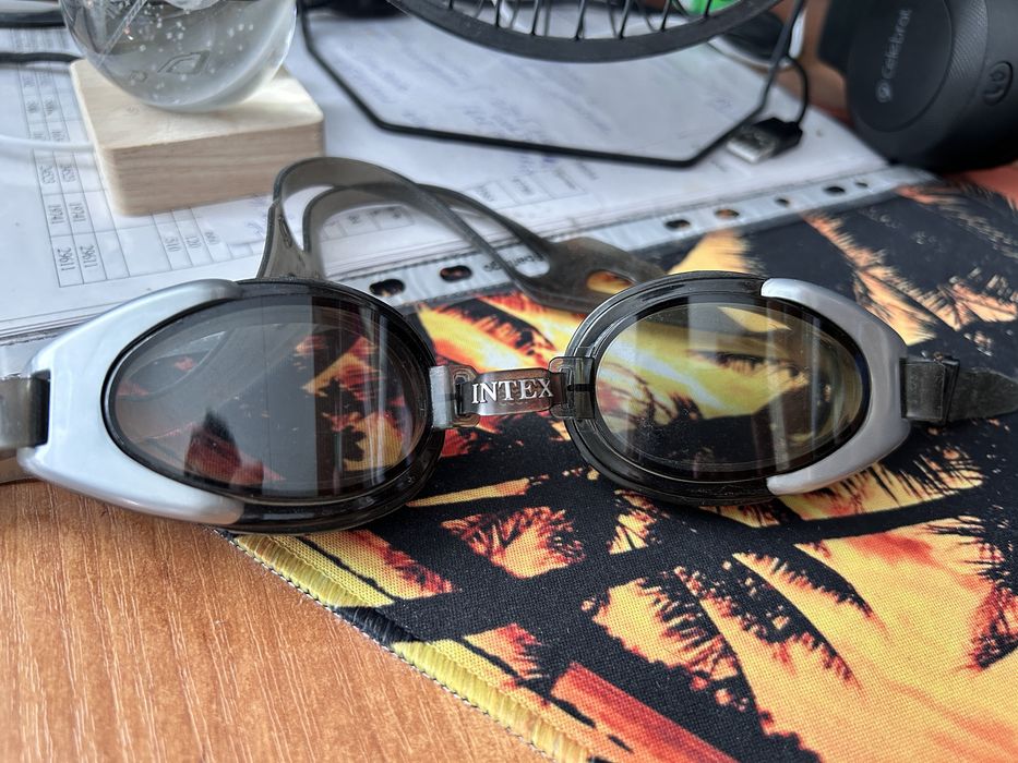 Очки для плавания