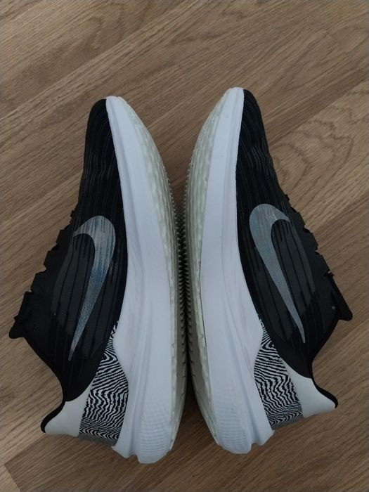 Adidasi originali Nike nr.42.5