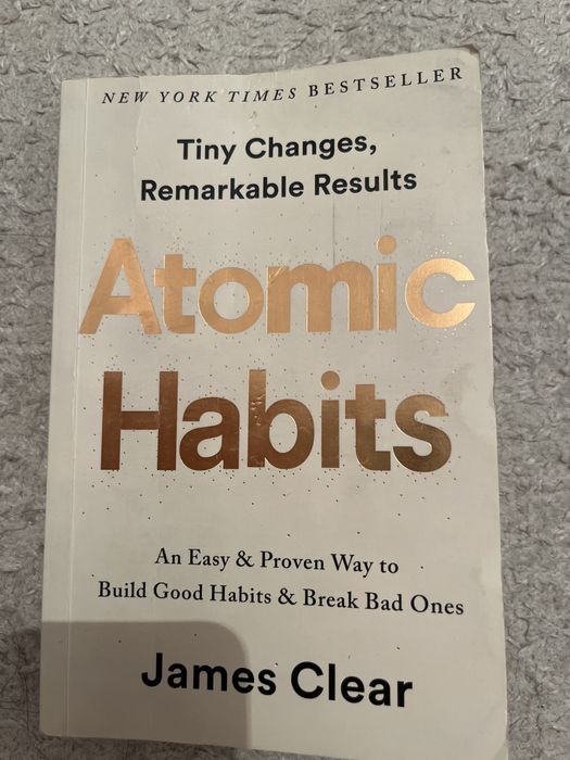 Книга “Atomic Habits” на английском
