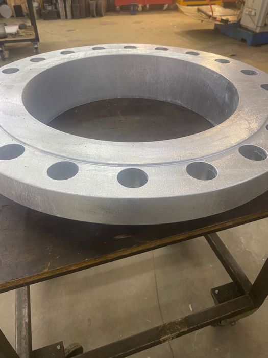 Продам воротниковые фланцы
