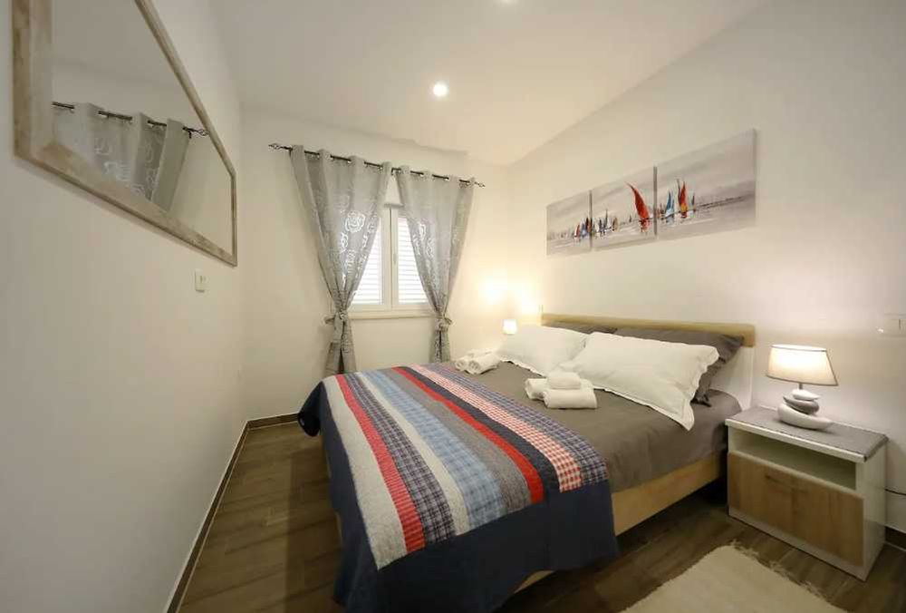 Дава се под наем Двустаен апартамент в Пловдив, Остромила - 56 кв.м за 234.6 € - Снимка #1