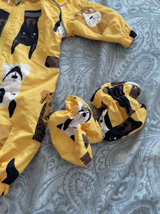 Продам комбинезон весеннее 62-68 см