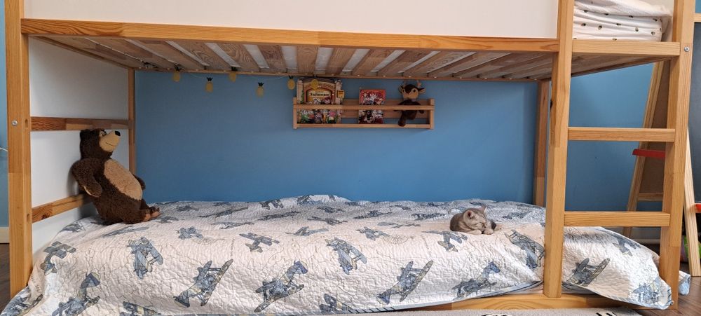 KURA - IKEA  двуетажно легло + 2 МАТРАКА (за град  Добрич)
легло с