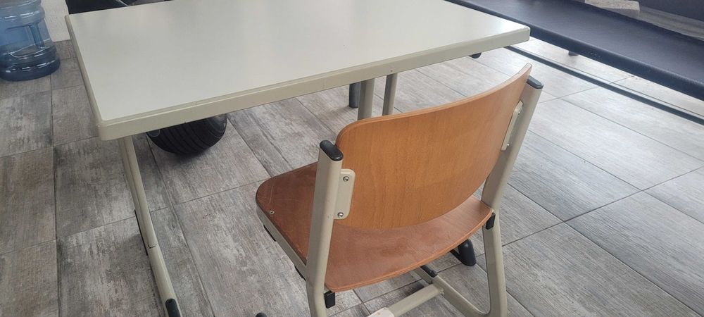 Bănci școlare(masă si scaun) și catedră învățământ primar și preșcolar