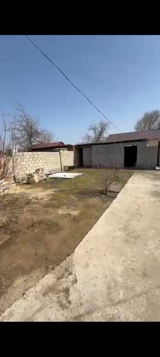 3 бөлмелі үй сатылады.