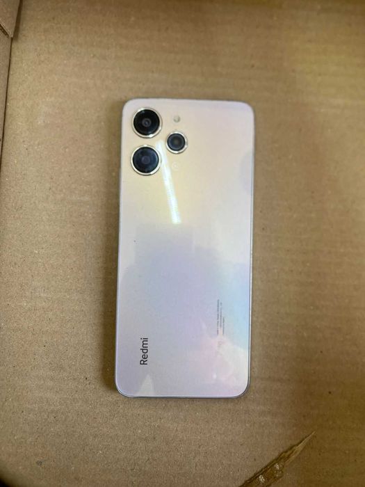 Redmi 12 с гораньтея