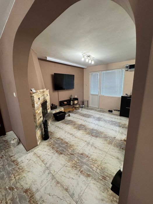 Продава се Къща в с. Драговищица, Област София-област - 383 кв.м за 940 €/кв.м - Снимка #23