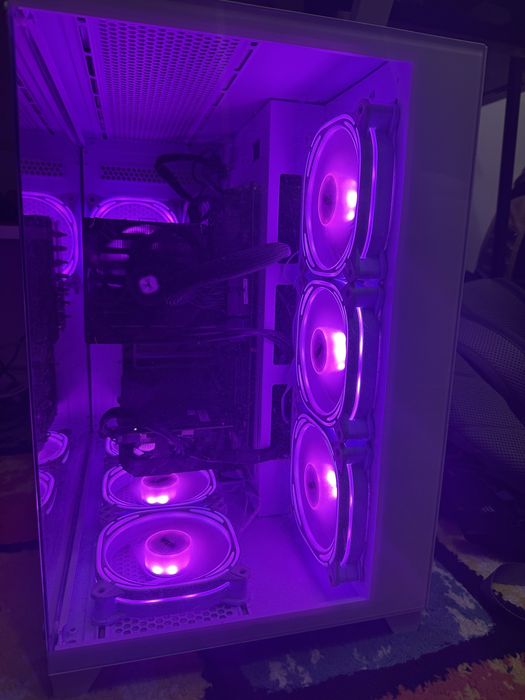 Pc gaming rgb cu telecomanda