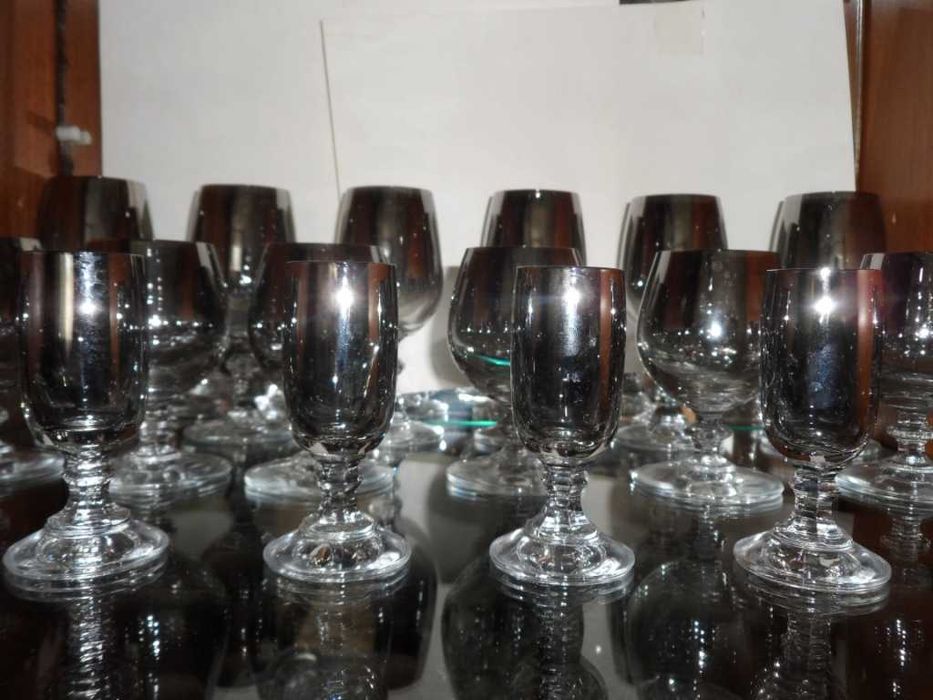 Набор фужеров и стаканов