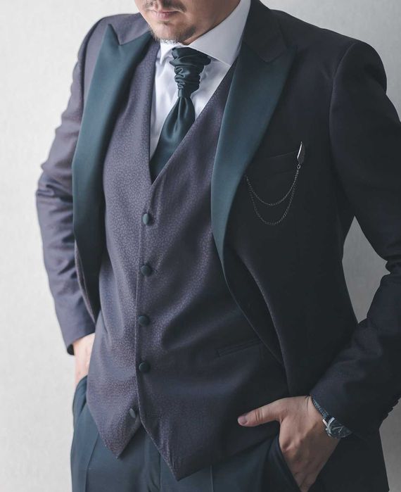 Vand costum barbatesc Cavaliere de ginere sau nas - masura 54