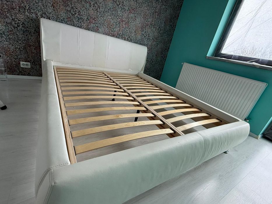 Vand pat cu tot cu saltea!