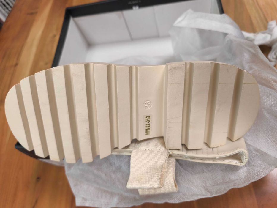 Дамски бежови ботуши TendenZ