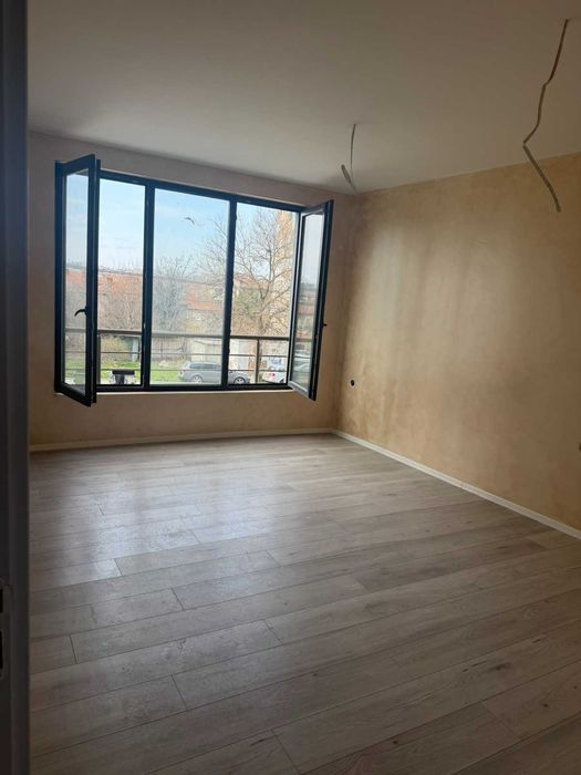 Продава се Двустаен апартамент в Плевен, Широк център - 58 кв.м за 862 €/кв.м - Снимка #2