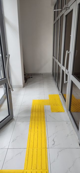 Тактильная плитка установка поставка