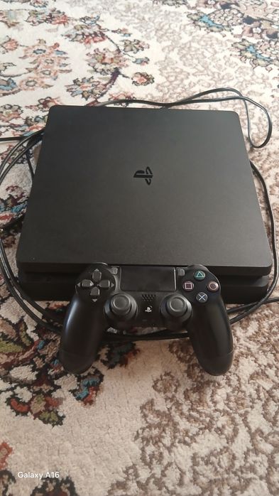 Срочно продаю PlayStation 4 Slim. Срочно нужны деньги