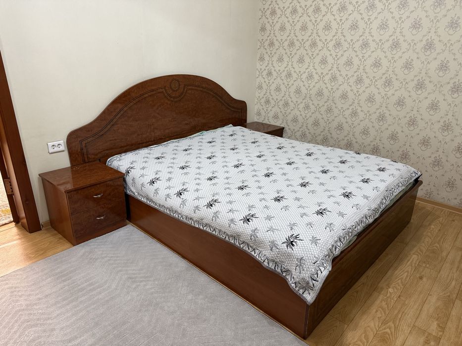 Продам двуспальную кровать