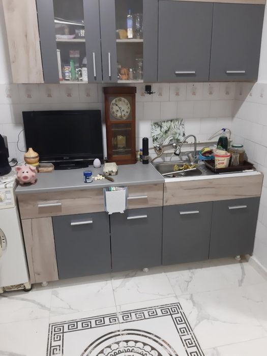 Vînd garsoniera in zona umt