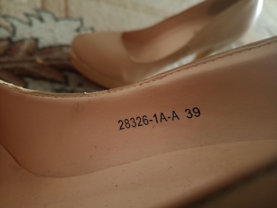 Продаю туфли размер 39