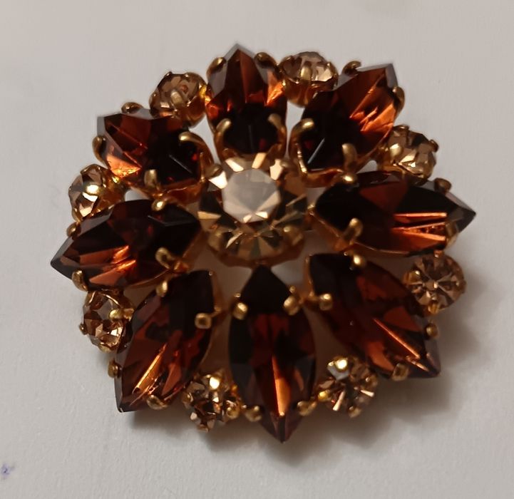 Винтидж, ретро брошка