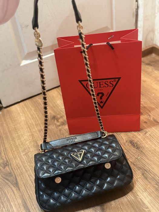 Geanta Guess Dimensiuni 30X17cm