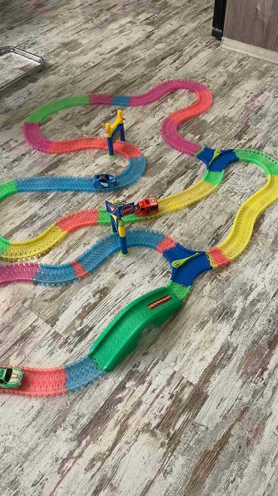 Писта с колички на батерии!