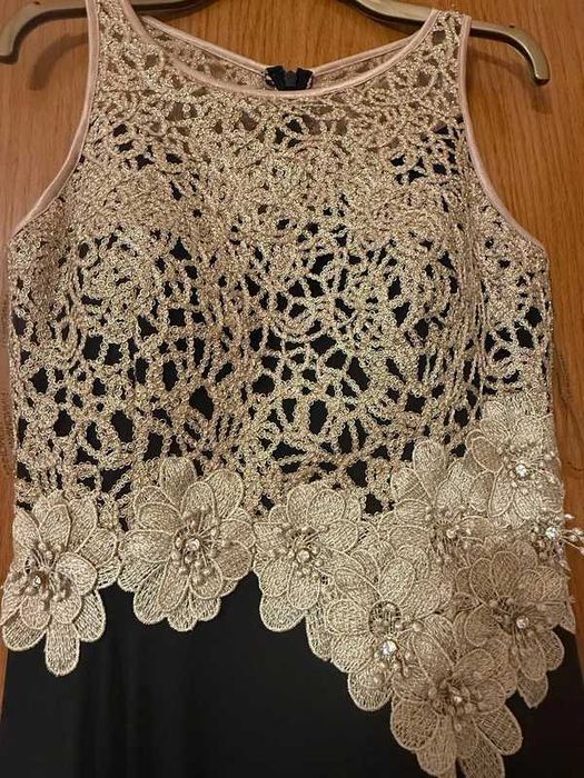 Rochie de seara cu dantela cusuta manual