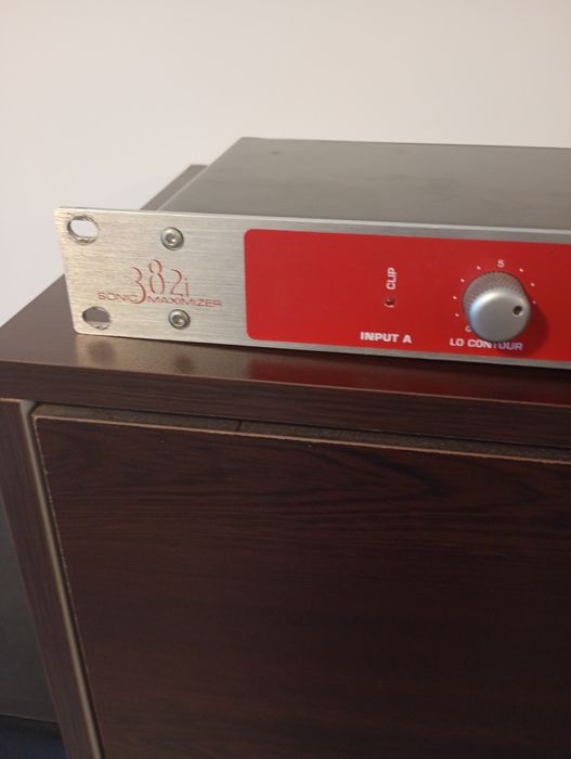 Vând procesor sonic maximizer BBE 382i