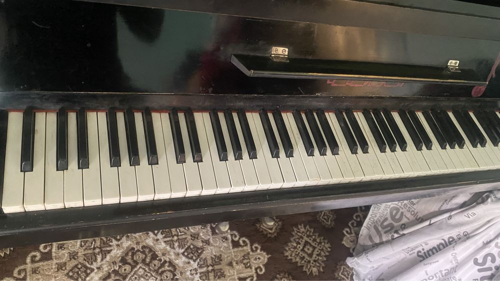 Farta piana hamma klavishi ishlaydi kam ishlagan 2 million sum