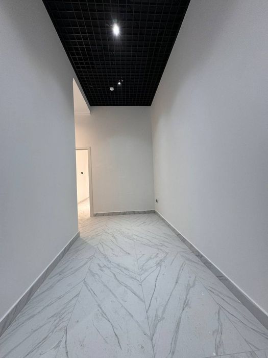 Аренда офиса. Первая линия вдоль дороги. Шото Руставели.