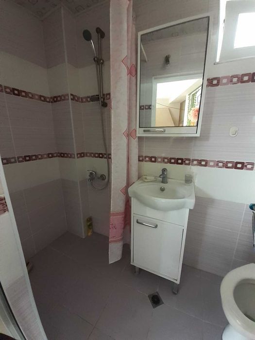 ДВУЕТАЖНА КЪЩА в кв. Тракийски, гр. Хасково