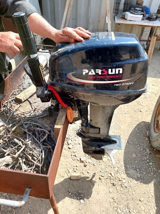 Лодочный мотор двухтактный