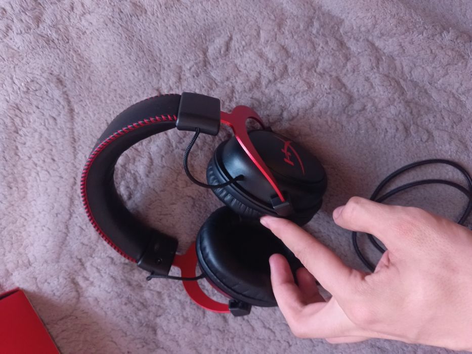 Продаю HyperX Cloud II