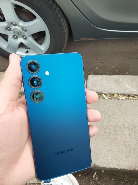 Продам Samsung s25 256gb