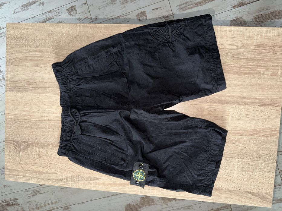Къси панталони на Stone island и Trapstar