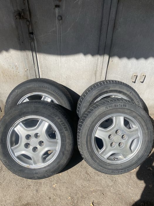 Продам диски с резиной.