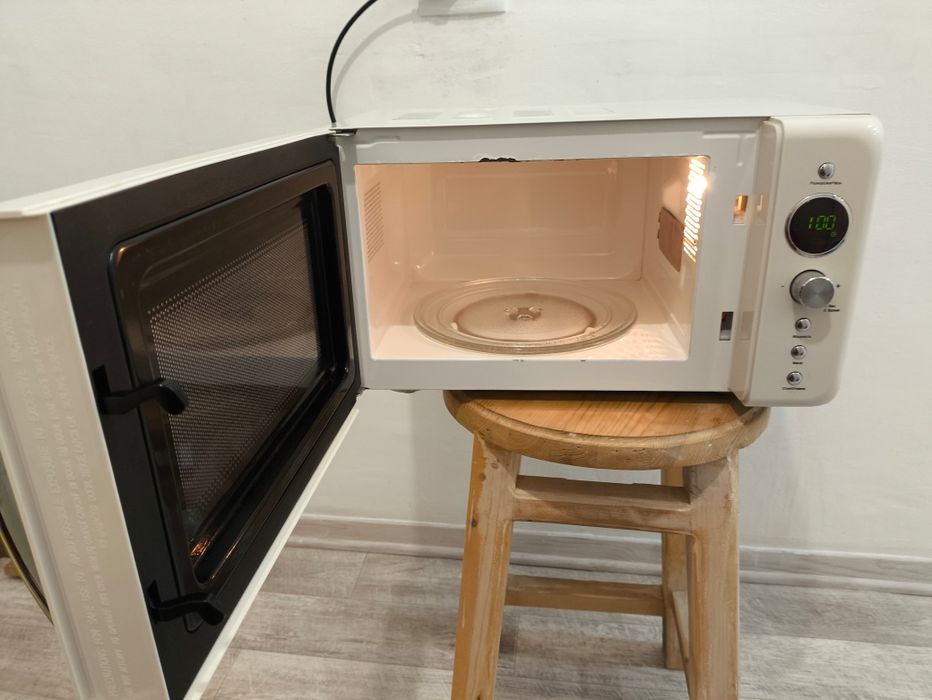 Продаю микроволновую печь DEXP