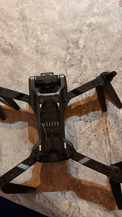 Vând dron fără controller!