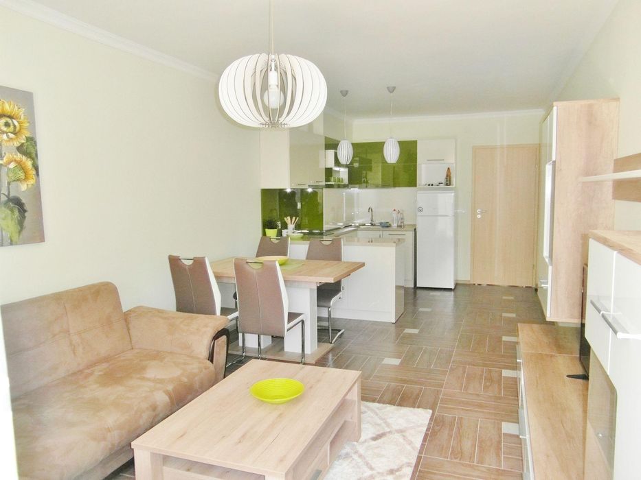 Дава се под наем Двустаен апартамент в София, Белите брези - 75 кв.м за 677.79 € - Снимка #2