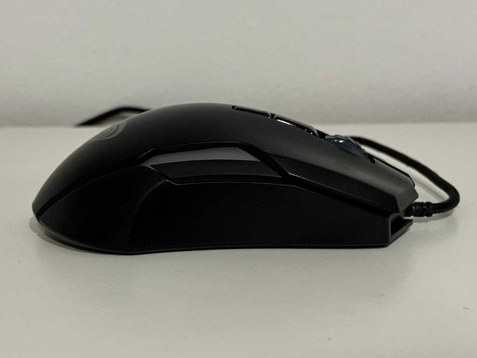 Mouse cu fir Genesis Xenon 220 RGB