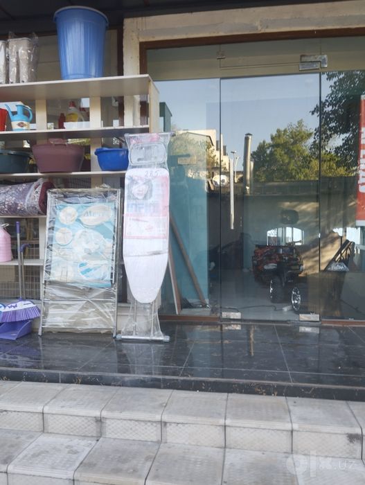 Помещение 50м² цокольный этаж магазин хоз товары или типография 1линия