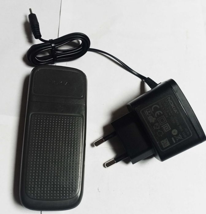 Nokia 1208 RH 105 + зарядно